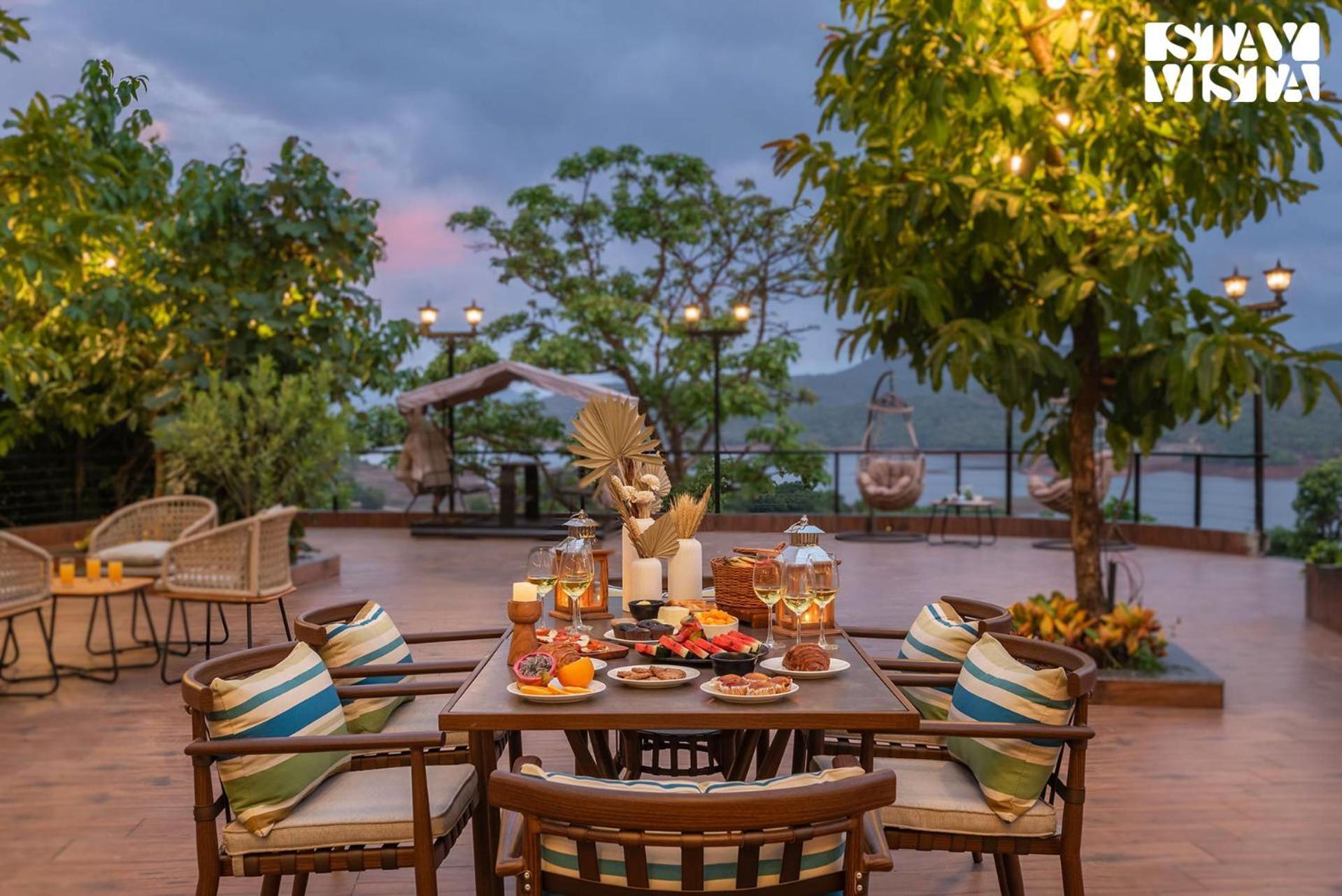 Stayvista At La Nirvana With Pool, Music Speaker & Indoor-Outdoor Game Lonavala Exterior photo